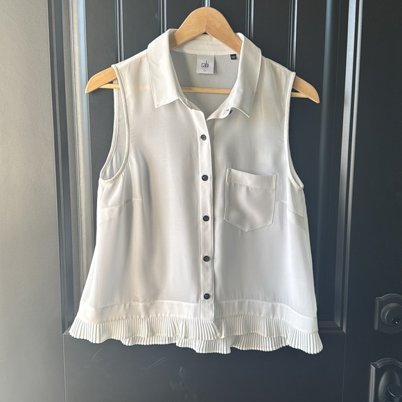 CAbi Style #3439 Pleated Hem Sleeveless Blouse Top Size small, White Button Up. - Picture 2 of 7